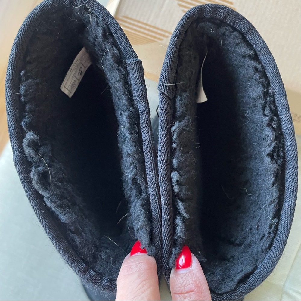 Koolaburra by UGG Black Boots - Picture 5 of 8